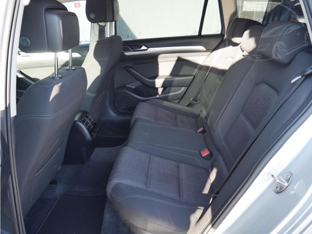 2015 Volkswagen PASSAT - 10