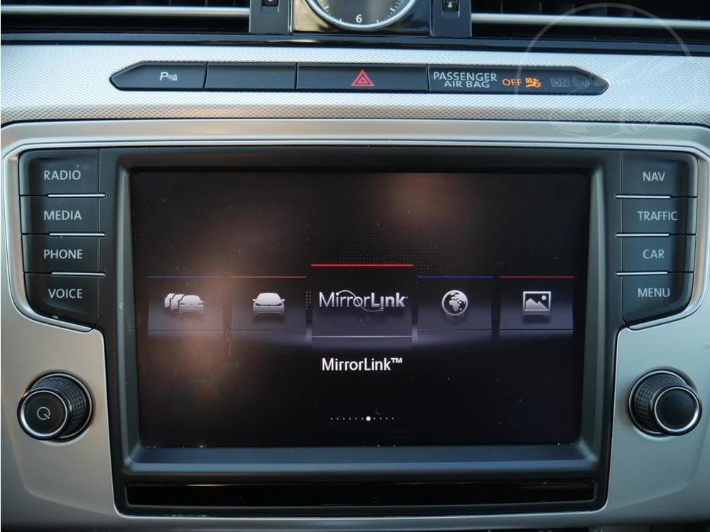 2015 Volkswagen PASSAT - 18