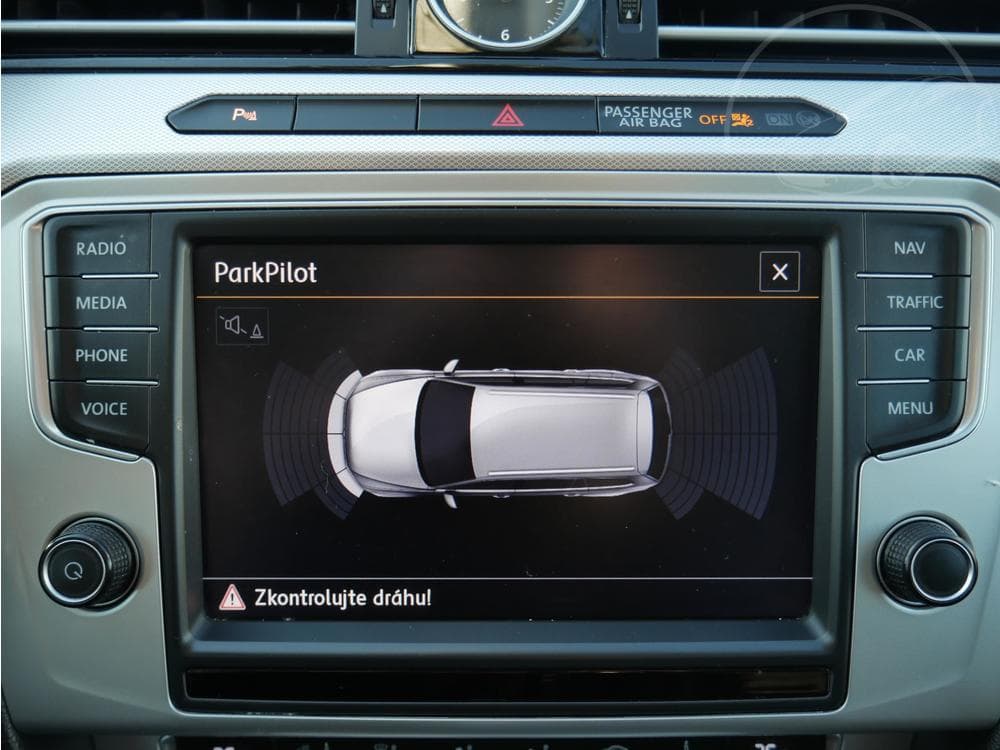 2015 Volkswagen PASSAT - 20