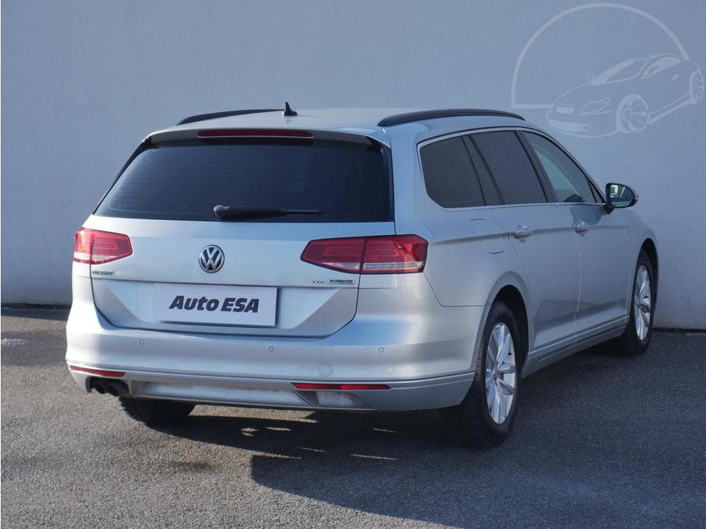 2015 Volkswagen PASSAT - 4