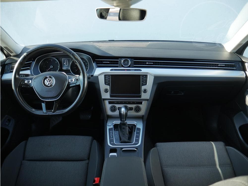 2015 Volkswagen PASSAT - 8