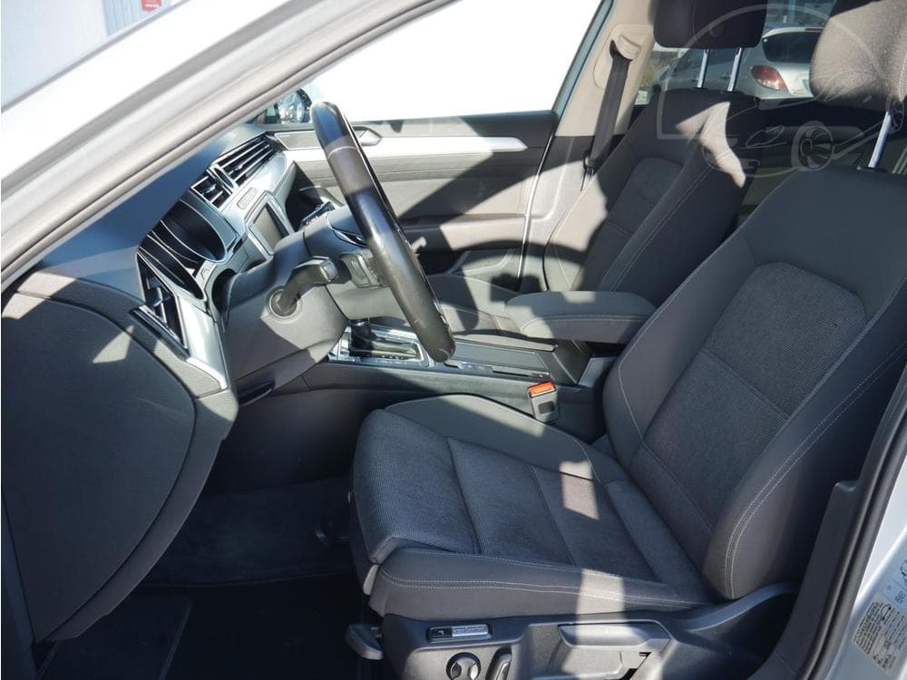 2015 Volkswagen PASSAT - 9
