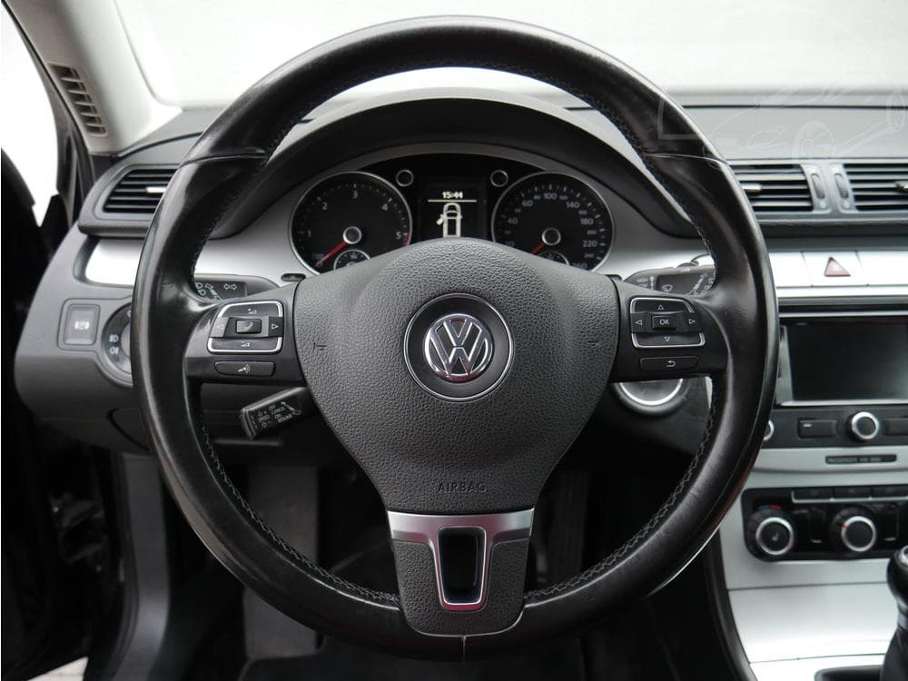 2010 Volkswagen PASSAT - 57