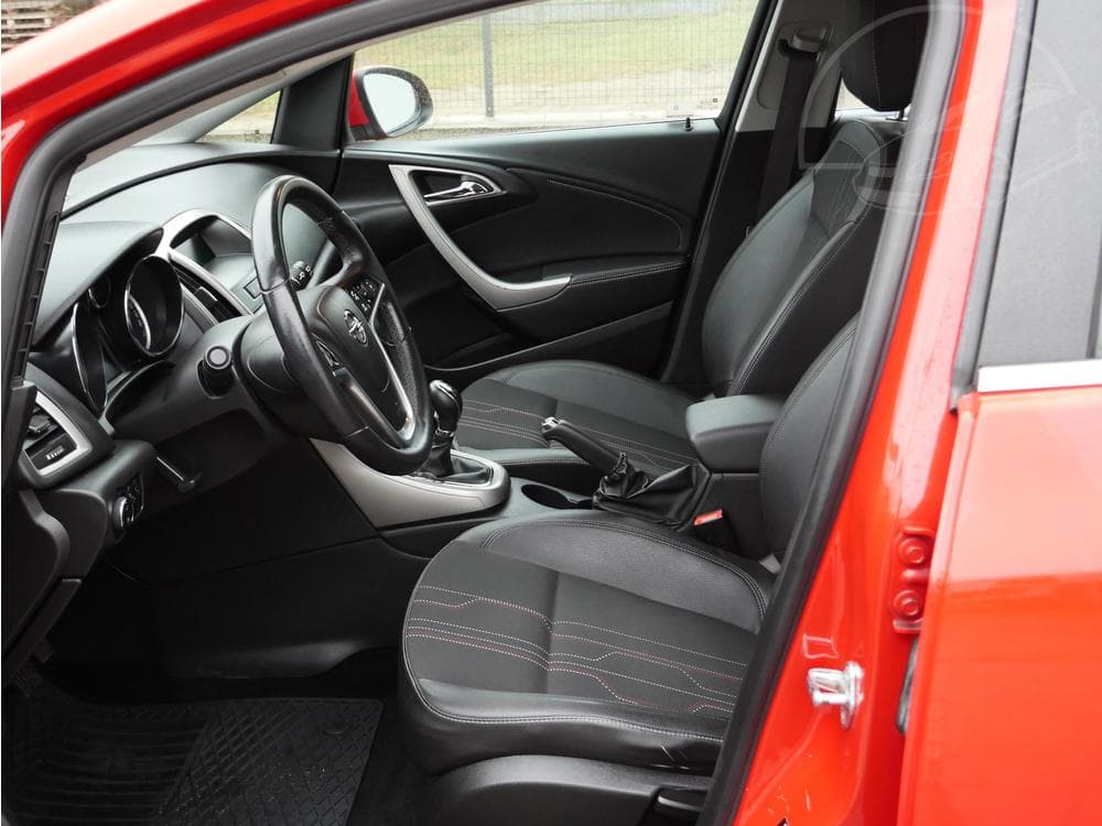 2012 Opel Astra - 17