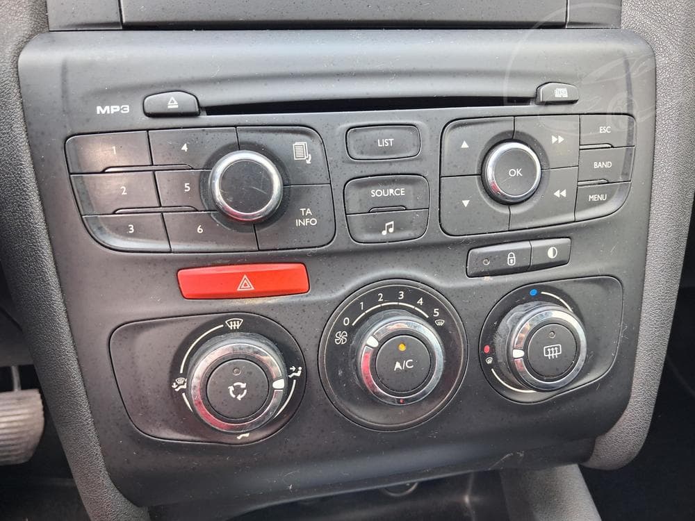 2011 Citroen C4 - 13