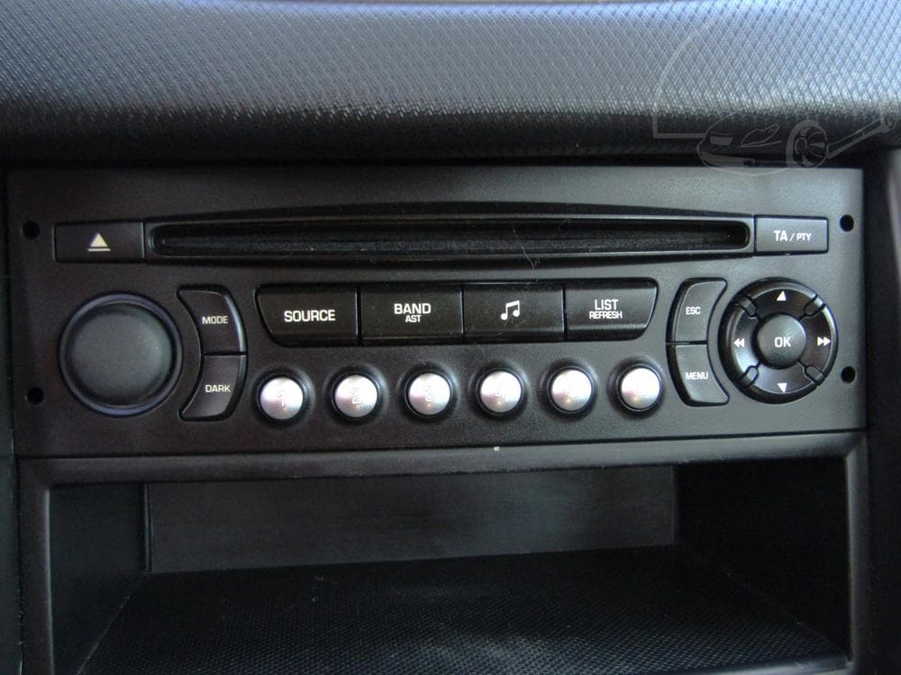 2010 Peugeot 207 - 12
