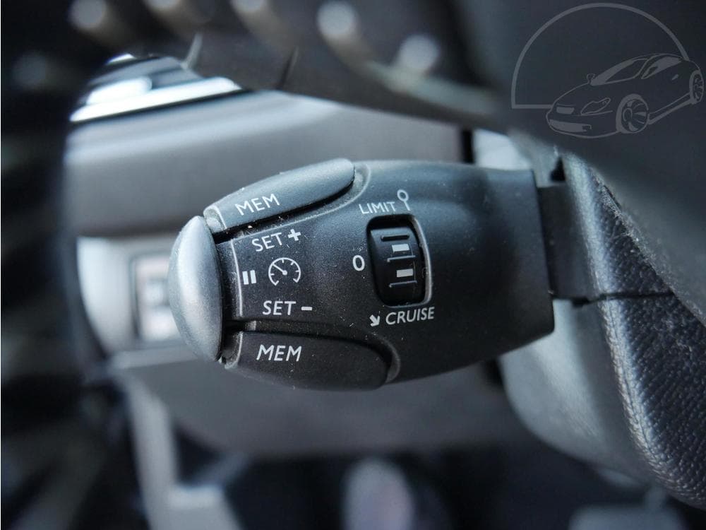 2018 Peugeot 308 - 13