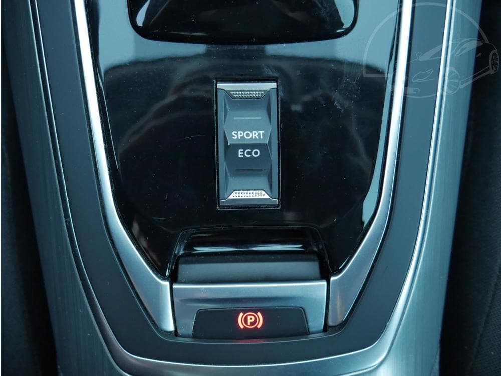 2018 Peugeot 308 - 14