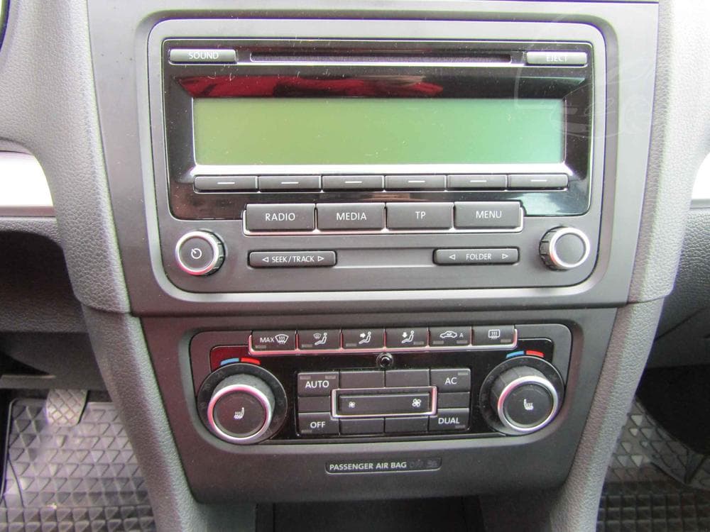 2011 Volkswagen GOLF - 17