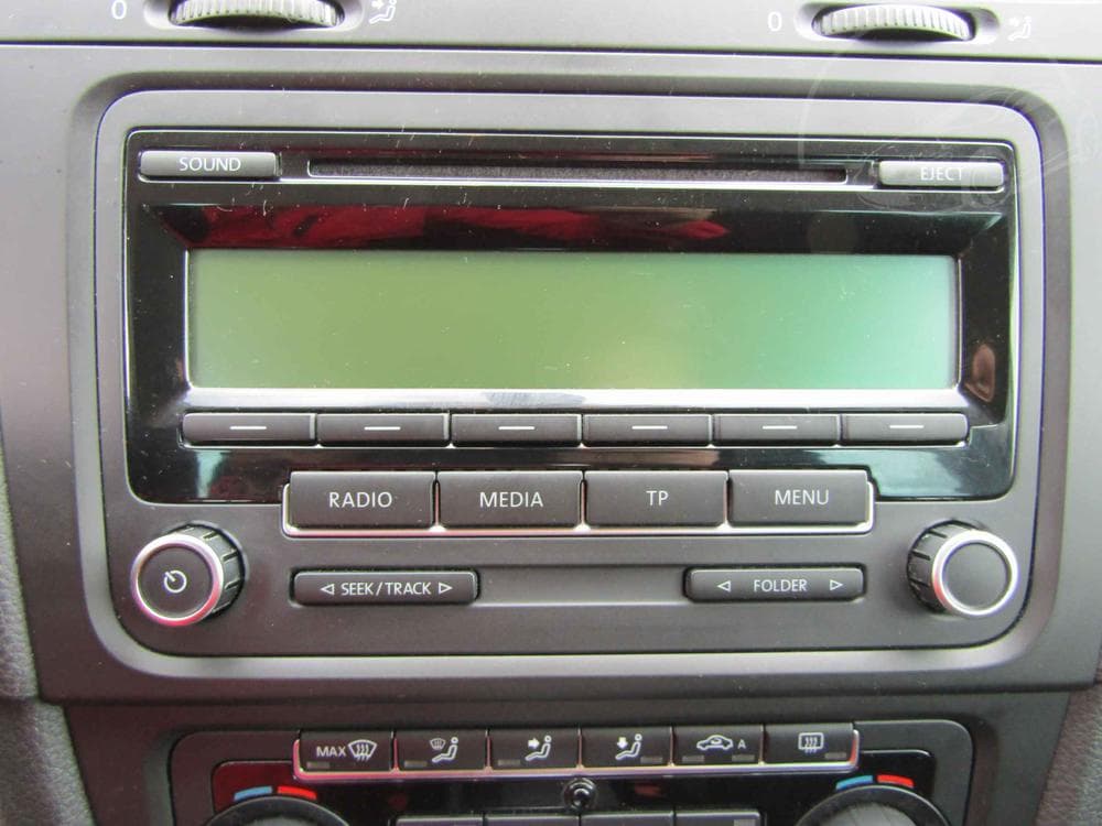 2011 Volkswagen GOLF - 18