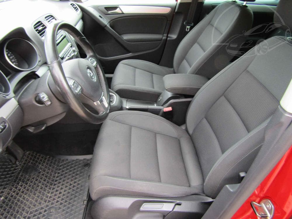 2011 Volkswagen GOLF - 9