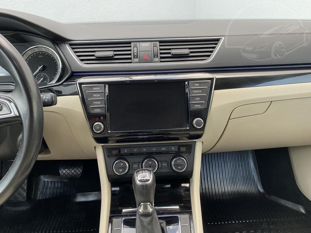 2015 Škoda SUPERB - 12