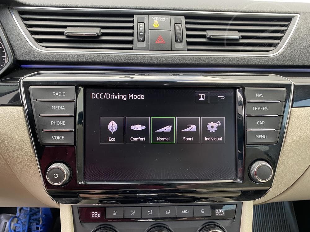 2015 Škoda SUPERB - 20