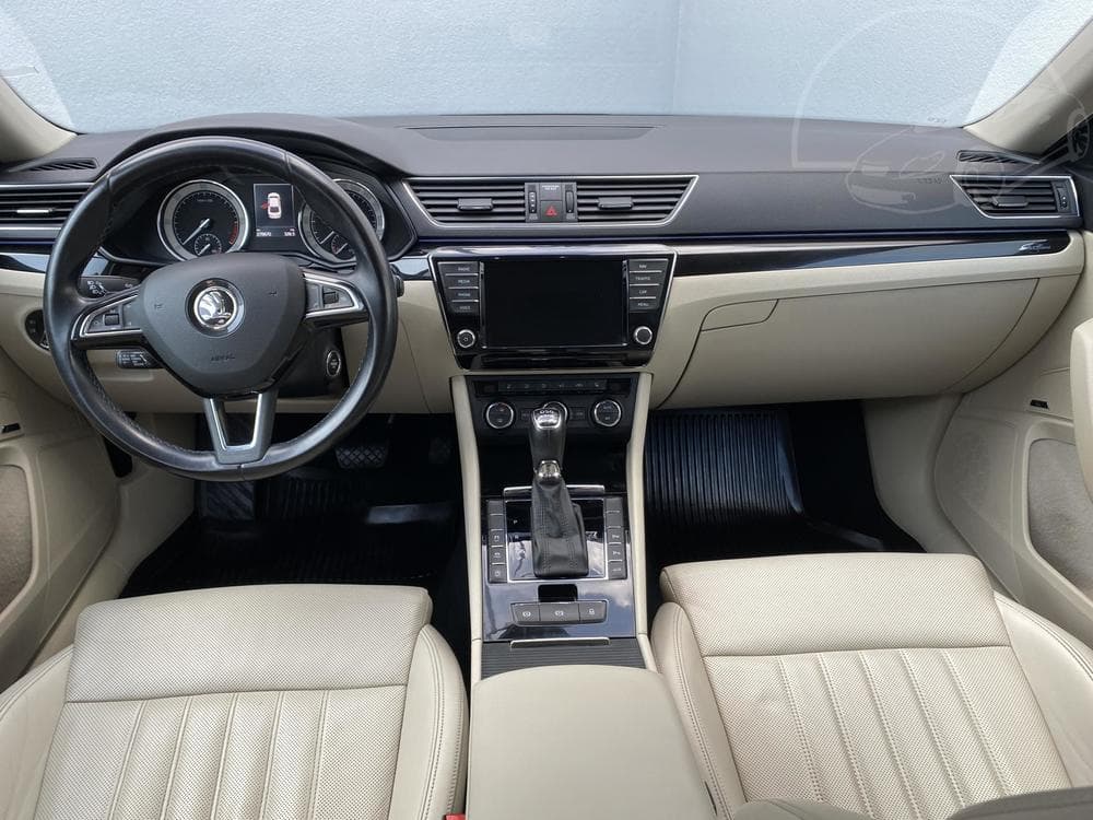 2015 Škoda SUPERB - 8