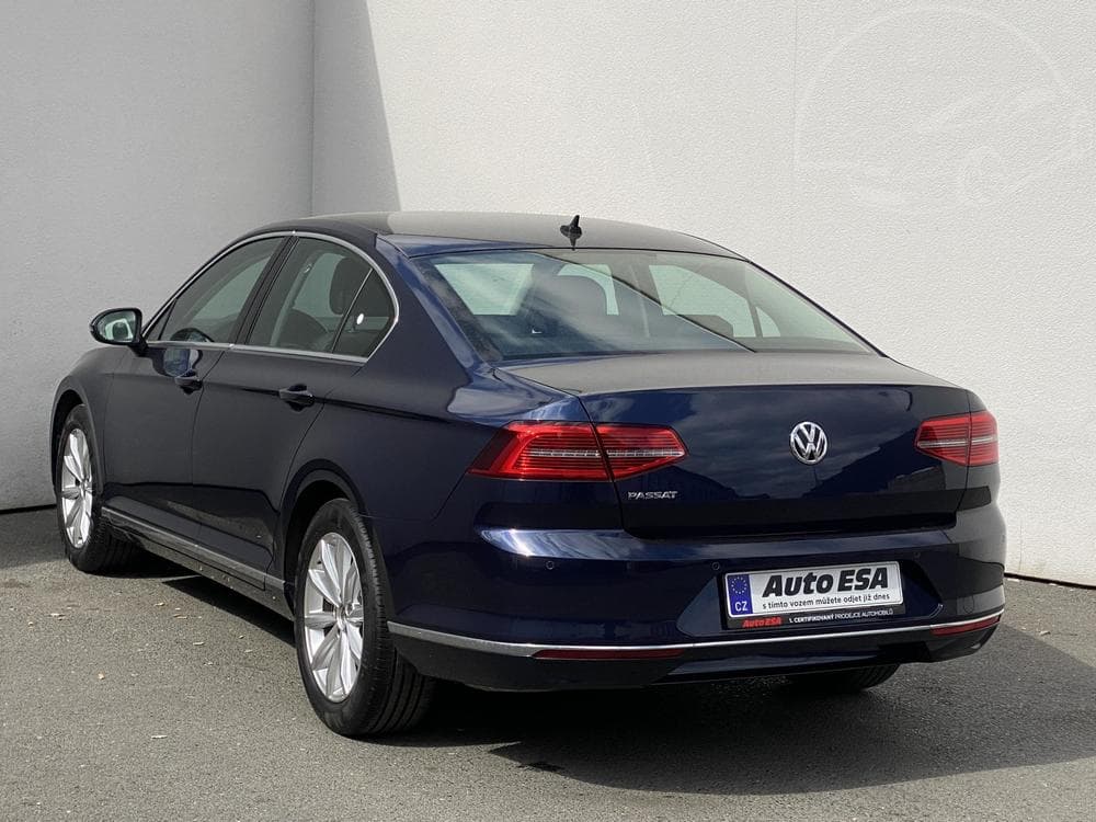 2015 Volkswagen PASSAT - 16