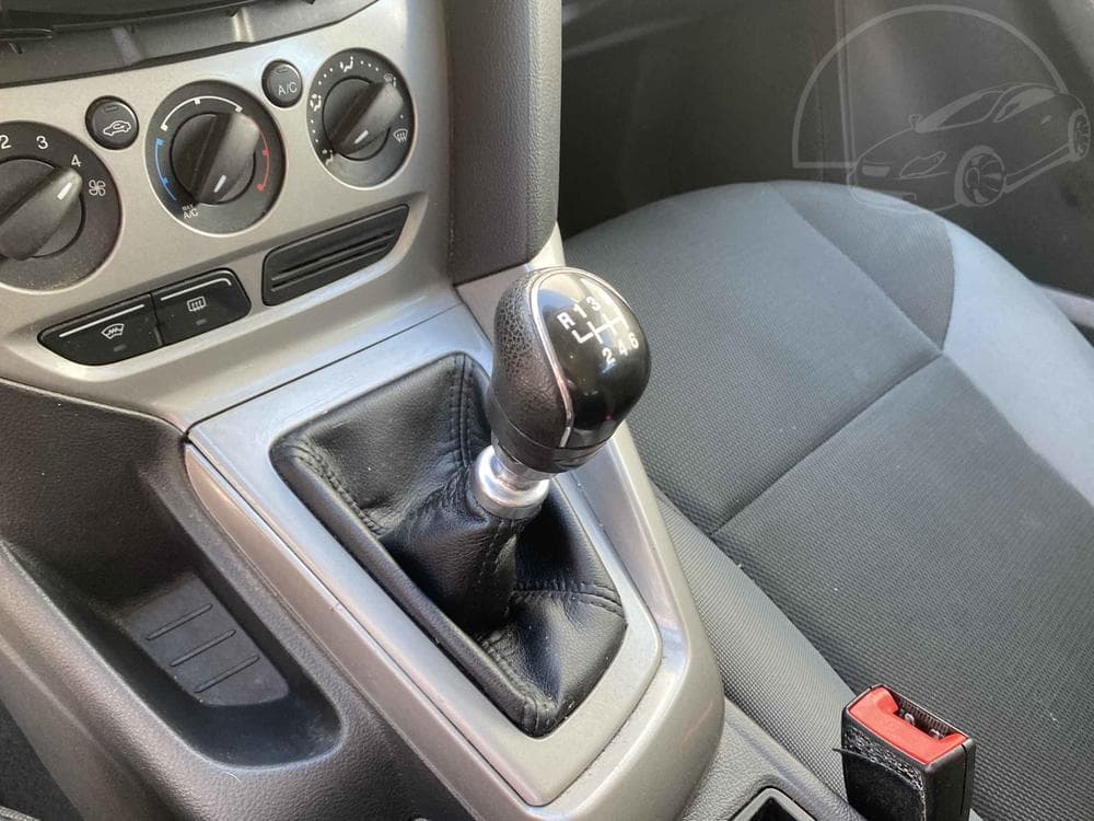 2012 Ford FOCUS - 16