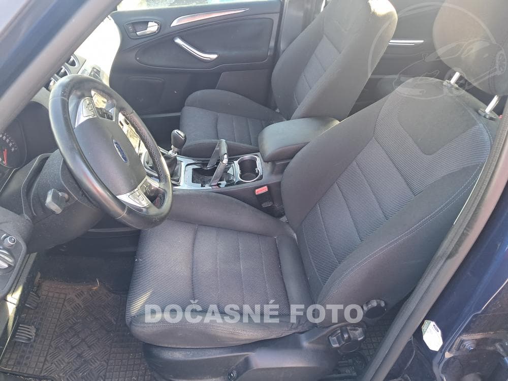 2011 Ford S-MAX - 5