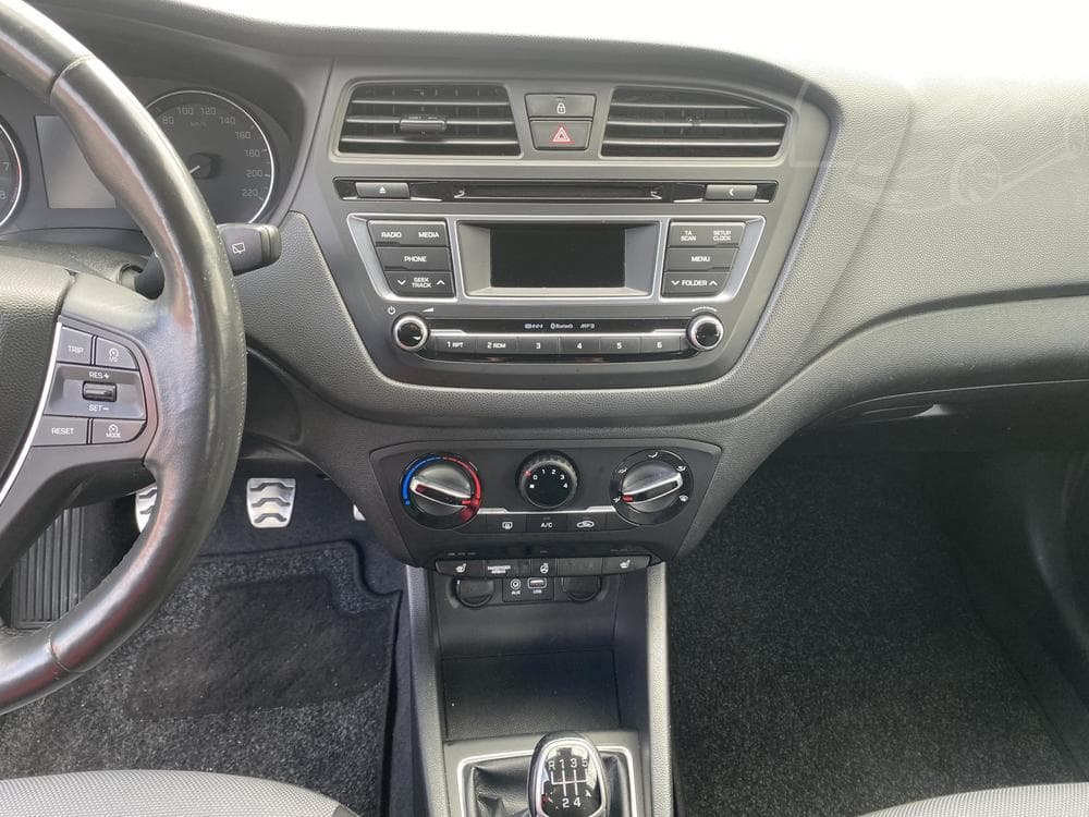 2016 Hyundai i20 - 14