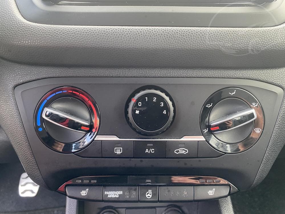 2016 Hyundai i20 - 16