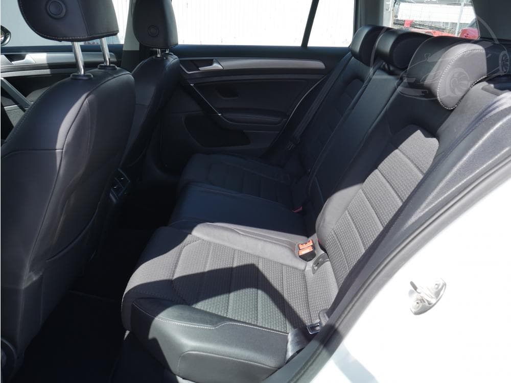 2014 Volkswagen GOLF - 19