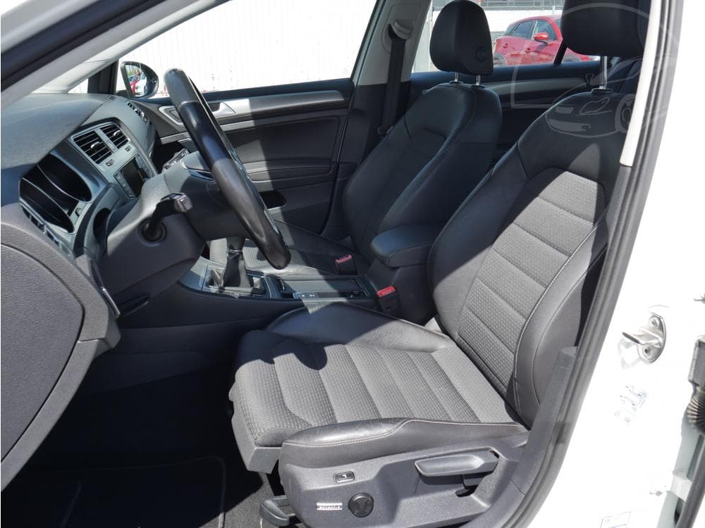 2014 Volkswagen GOLF - 17