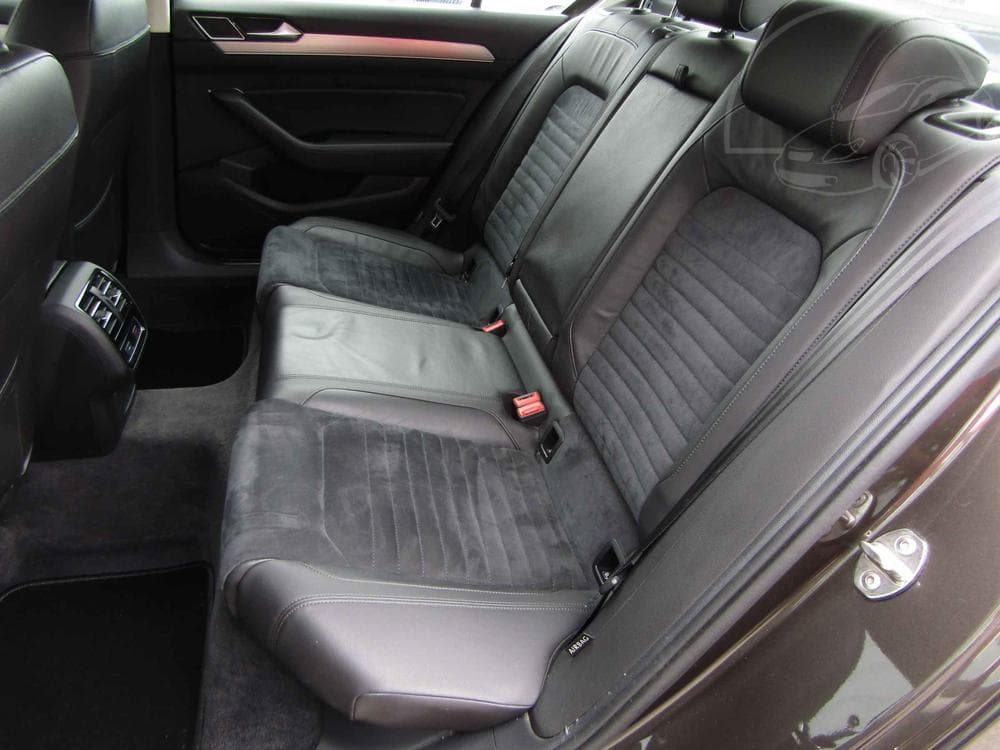 2018 Volkswagen PASSAT - 10