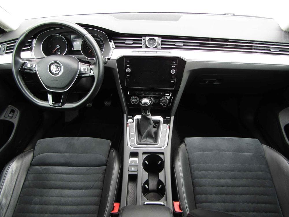 2018 Volkswagen PASSAT - 8