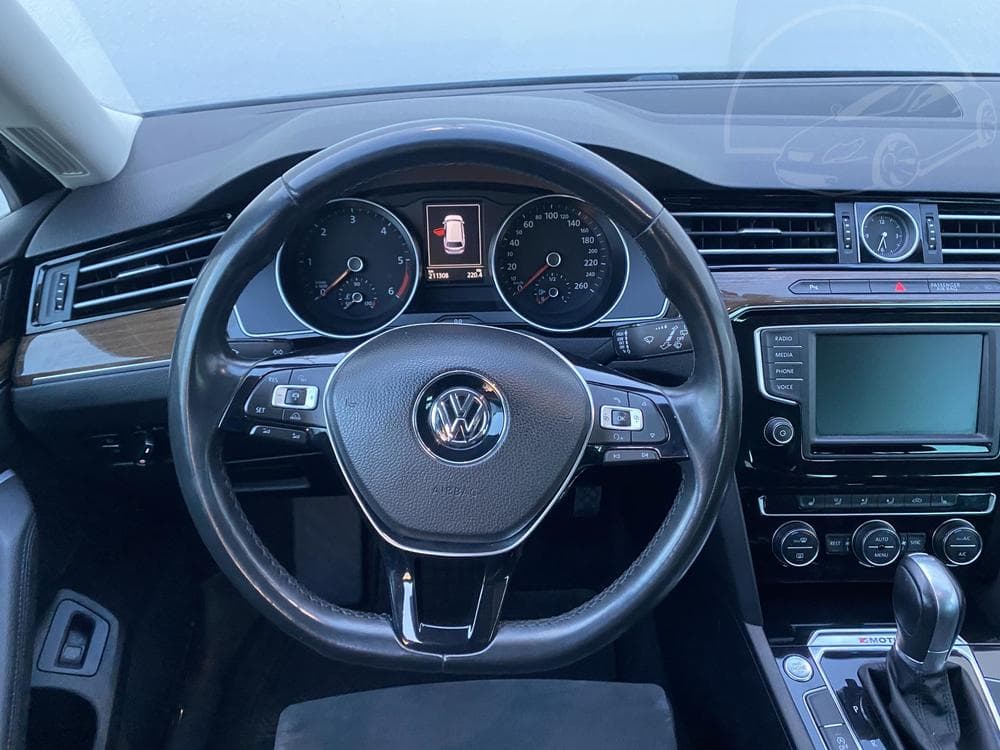 2015 Volkswagen PASSAT - 21