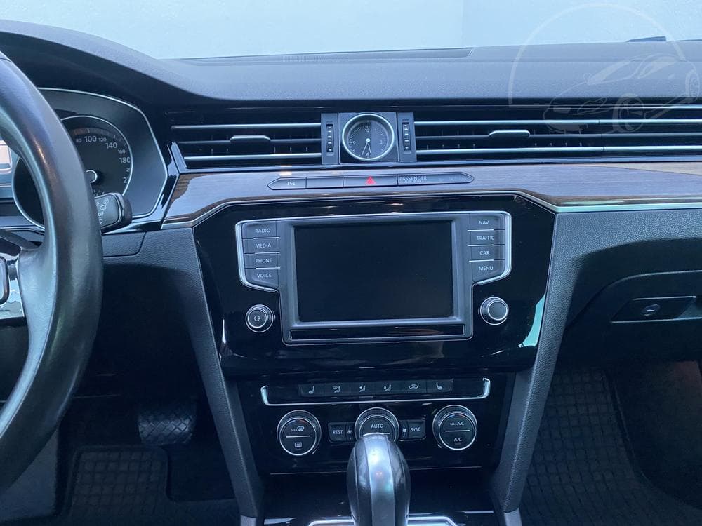2015 Volkswagen PASSAT - 23