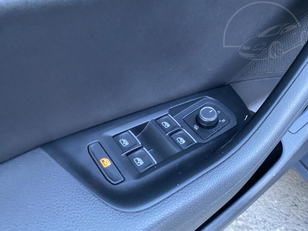 2015 Volkswagen PASSAT - 25