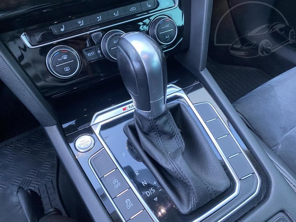 2015 Volkswagen PASSAT - 31