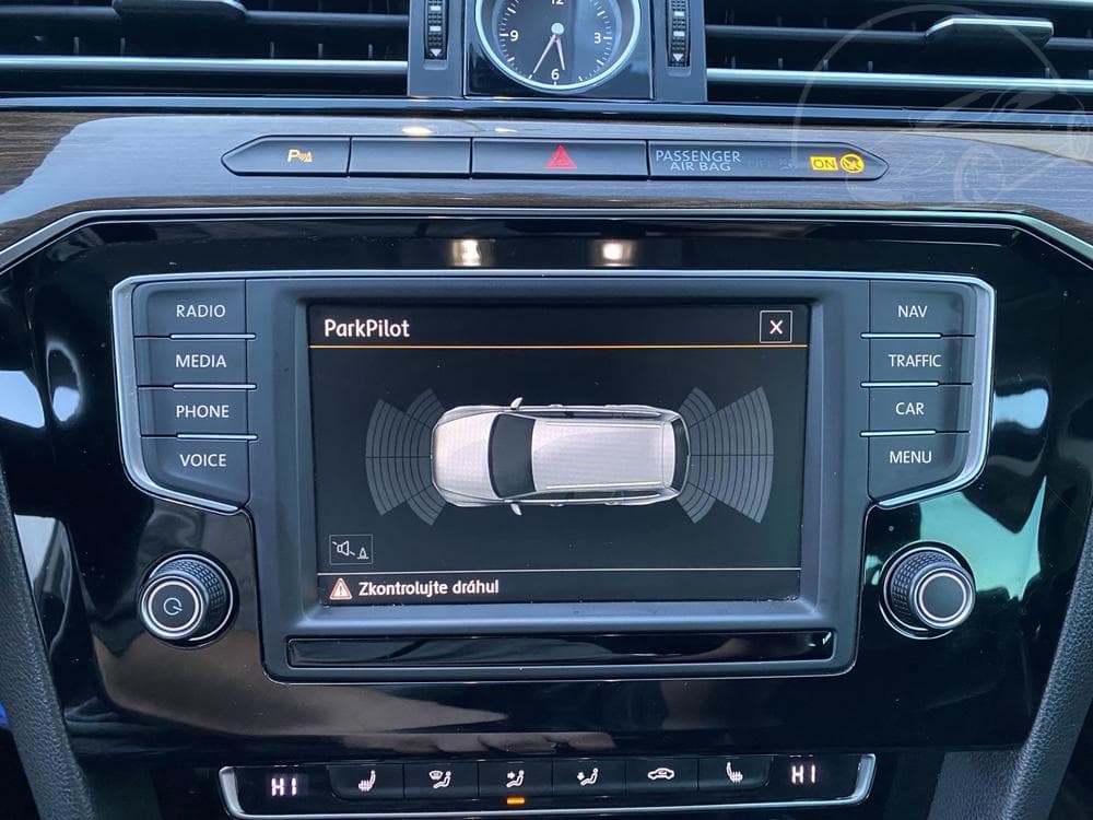 2015 Volkswagen PASSAT - 35