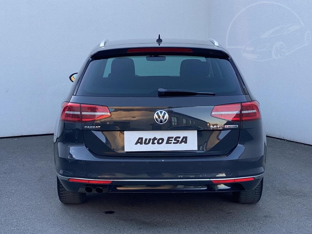 2015 Volkswagen PASSAT - 9