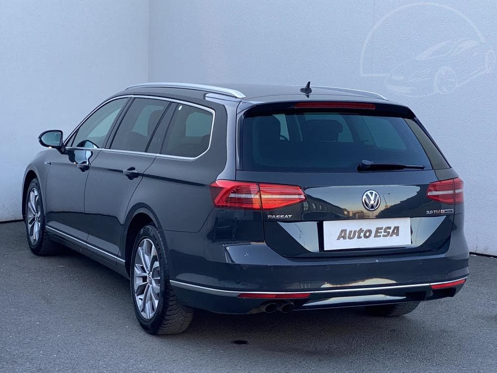 2015 Volkswagen PASSAT - 11