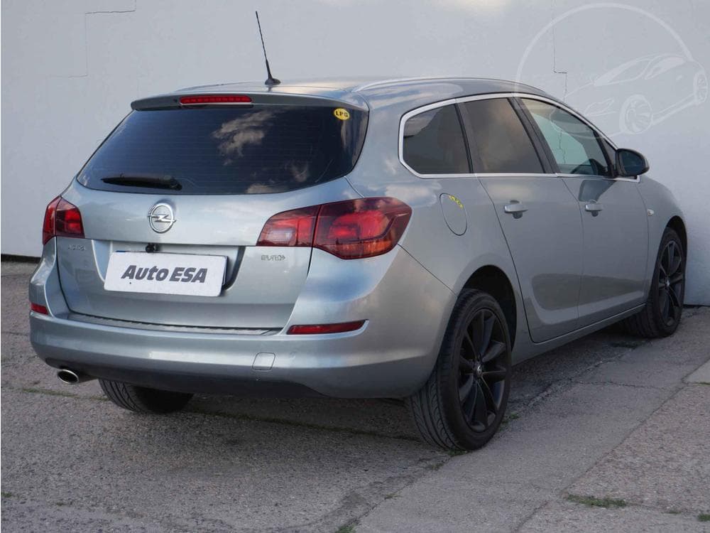 2012 Opel ASTRA - 6