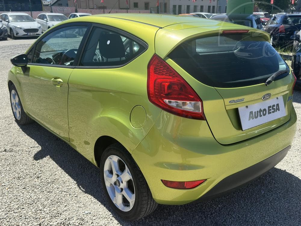2010 Ford FIESTA - 16