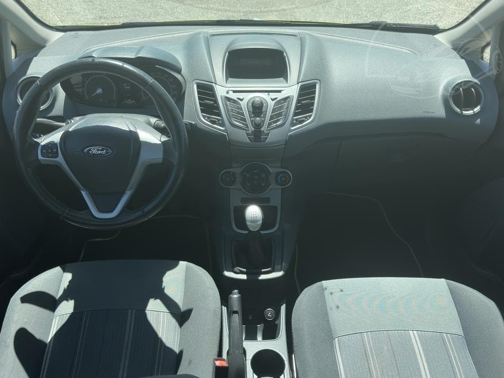 2010 Ford FIESTA - 22