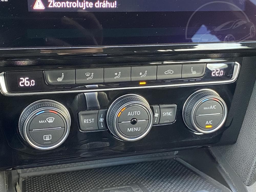 2020 Volkswagen PASSAT - 33