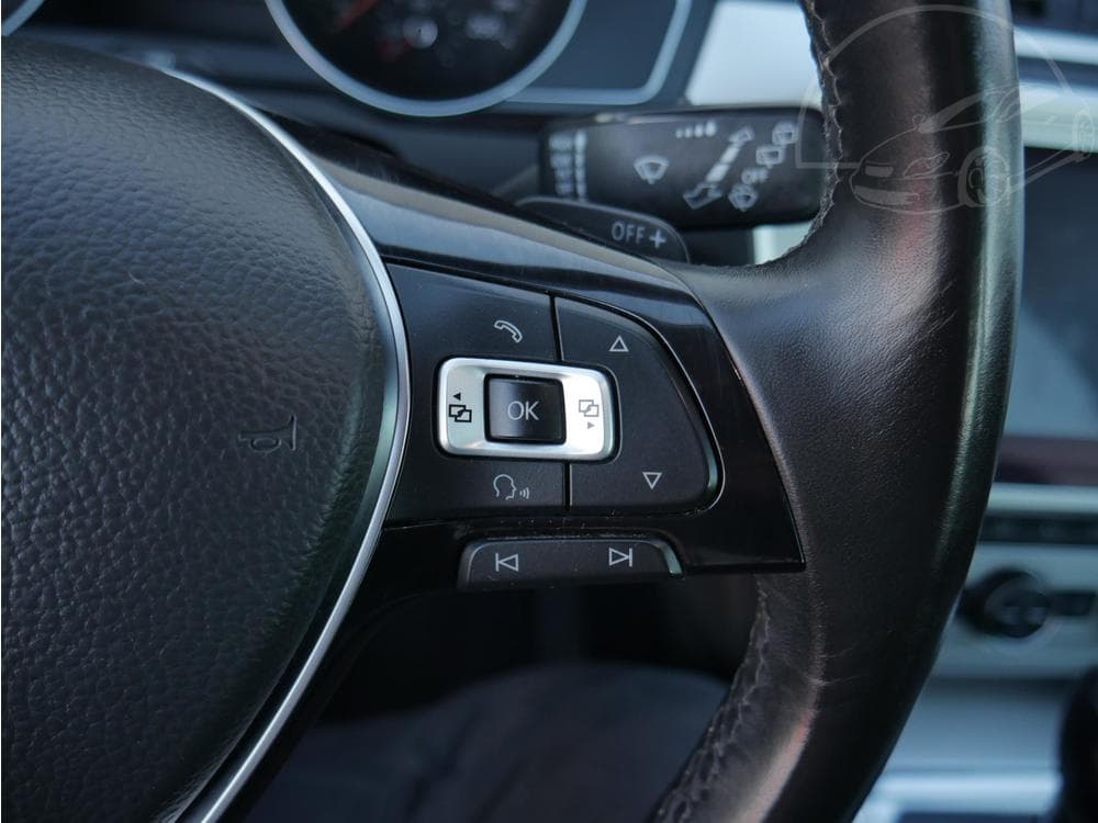 2018 Volkswagen PASSAT - 13