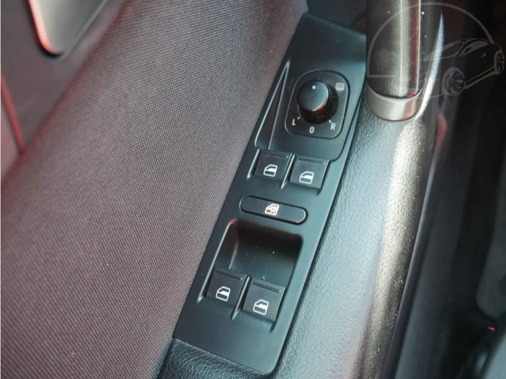2011 Volkswagen PASSAT - 12