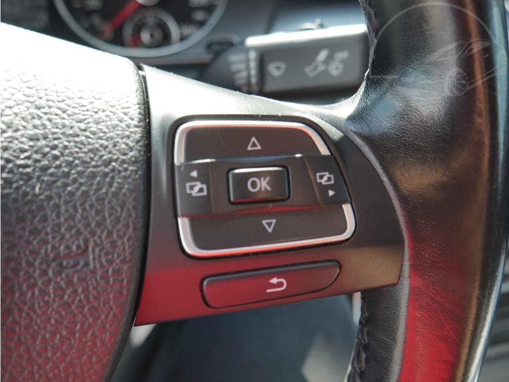 2011 Volkswagen PASSAT - 14