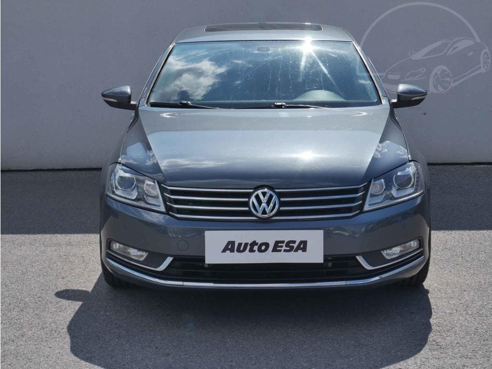 2011 Volkswagen PASSAT - 2