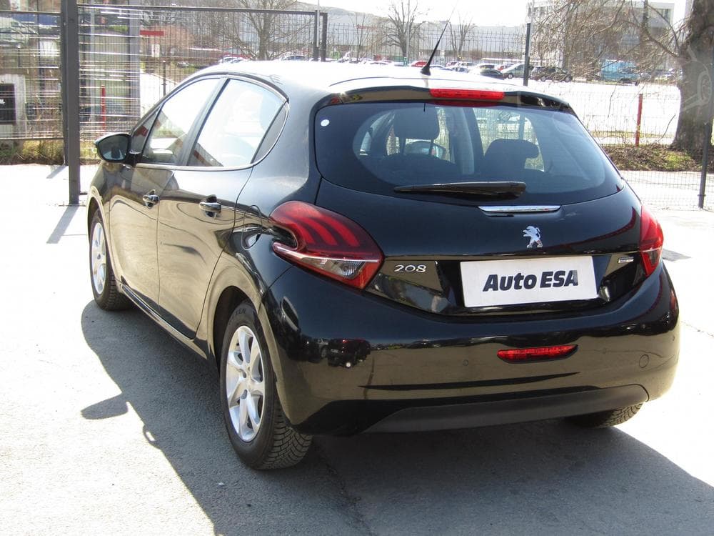 2017 Peugeot 208 - 6