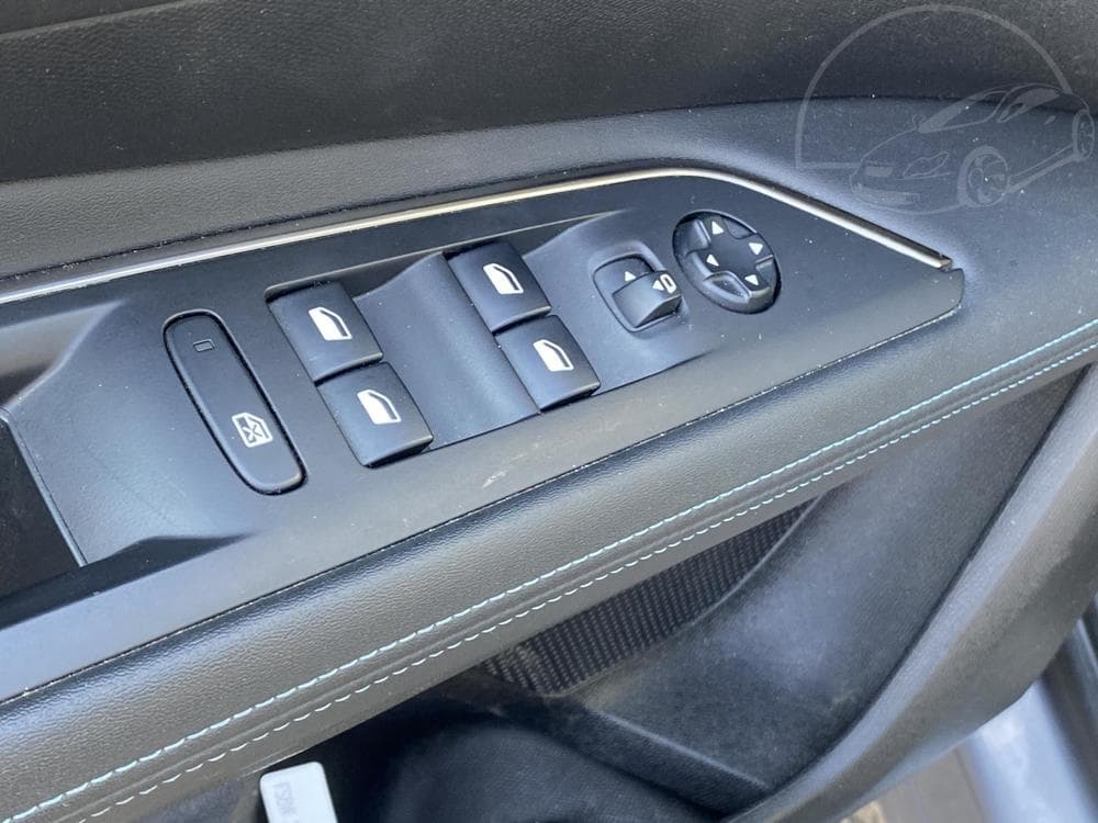 2020 Peugeot 3008 - 31