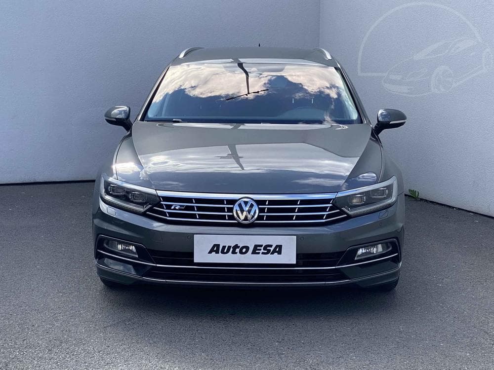 2017 Volkswagen PASSAT - 2