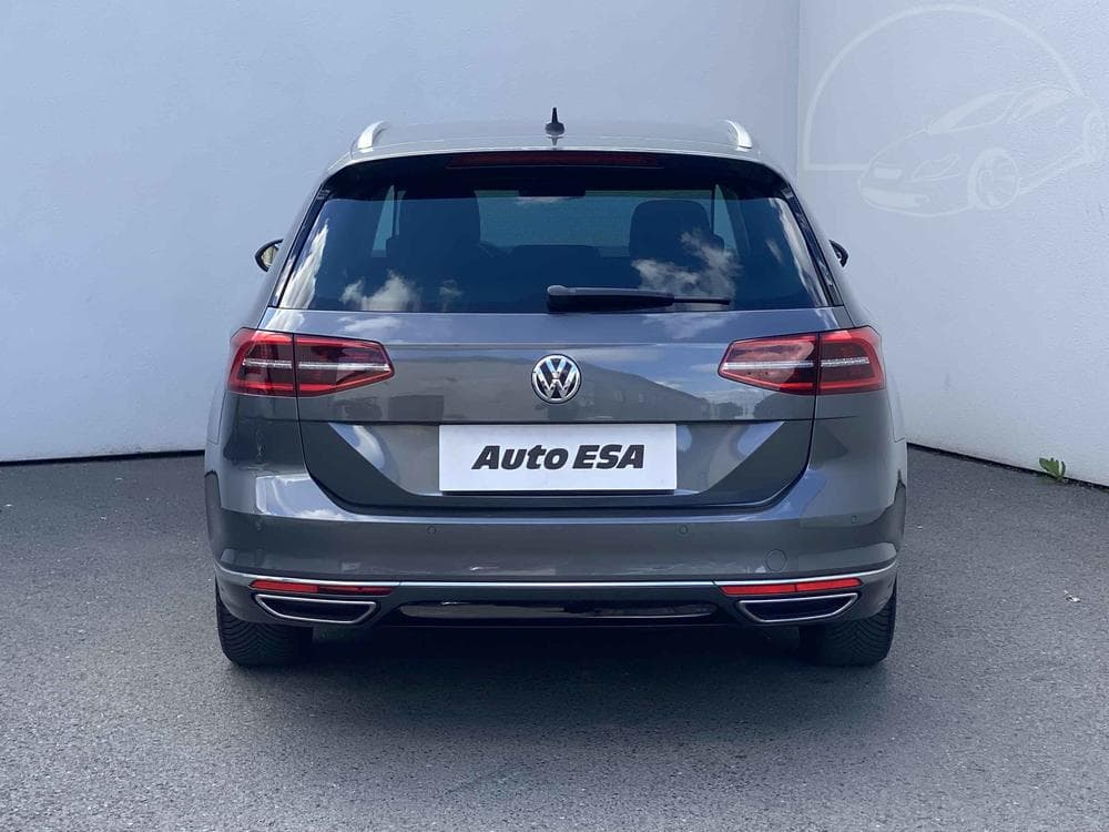 2017 Volkswagen PASSAT - 5