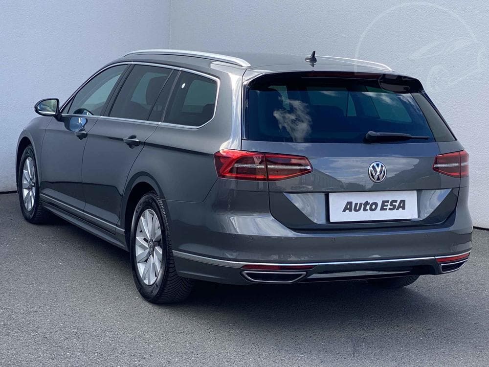 2017 Volkswagen PASSAT - 6