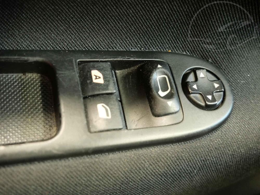 2011 Peugeot 207 - 14