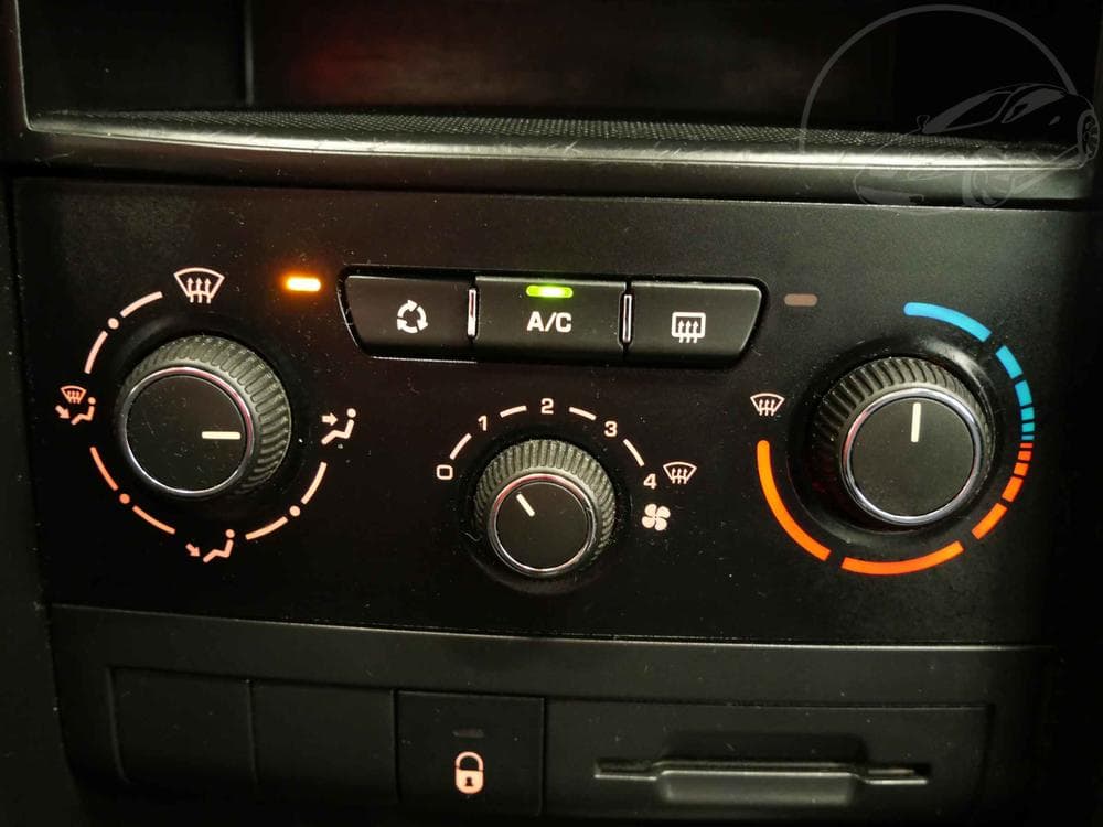 2011 Peugeot 207 - 16