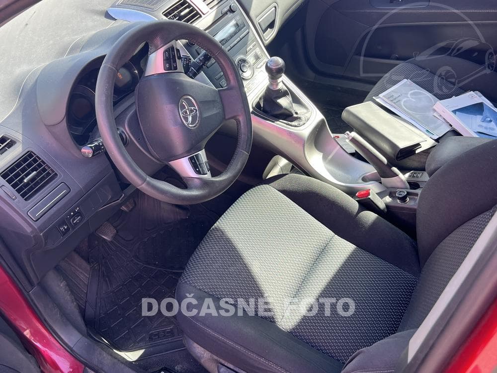 2010 Toyota AURIS - 7